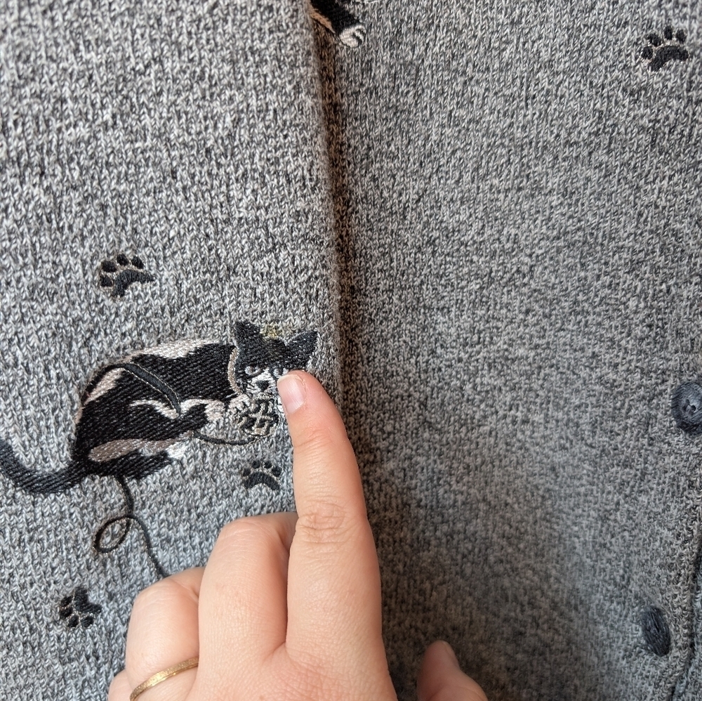 Vintage Bon Worth Woman Large Grandma Cat Embroidered Button Down Cardigan Grey - Picture 9 of 12